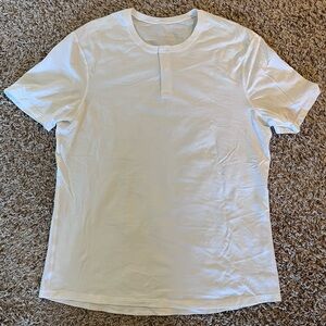Men’s Lululemon 5 Year Basic Short Sleeve Henley Size M